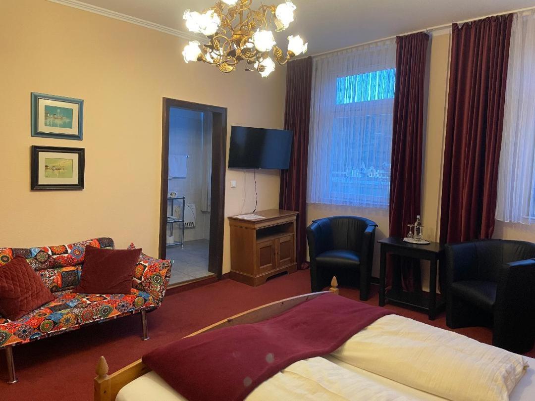 Hotel Zum Goldenen Loewen Sankt Goar Room photo